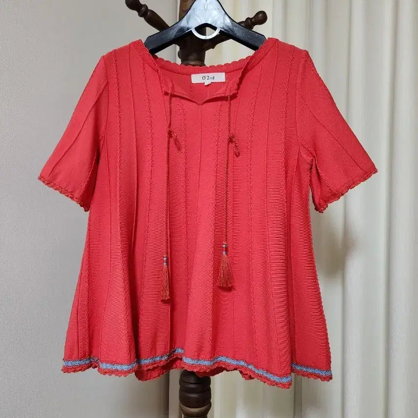 [BUNJANG] O'2nd Ethnic Tassel Knit Blouse (Red) / [한섬 정품] 오즈세컨(O'2nd) 에스닉 태슬 니트 블라우스 (85사이즈/레드)