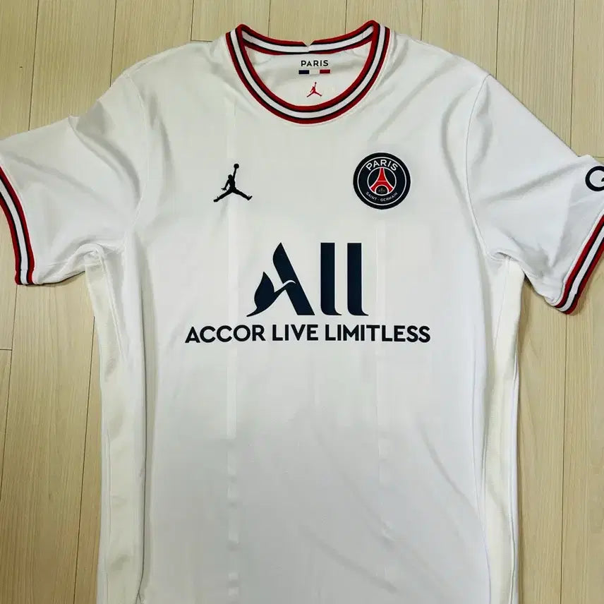 [BUNJANG] Paris Saint-Germain PSG 21-22 Season Jersey (White/Navy/Red) / 파리 생제르맹 PSG 유니폼 21-22 시즌