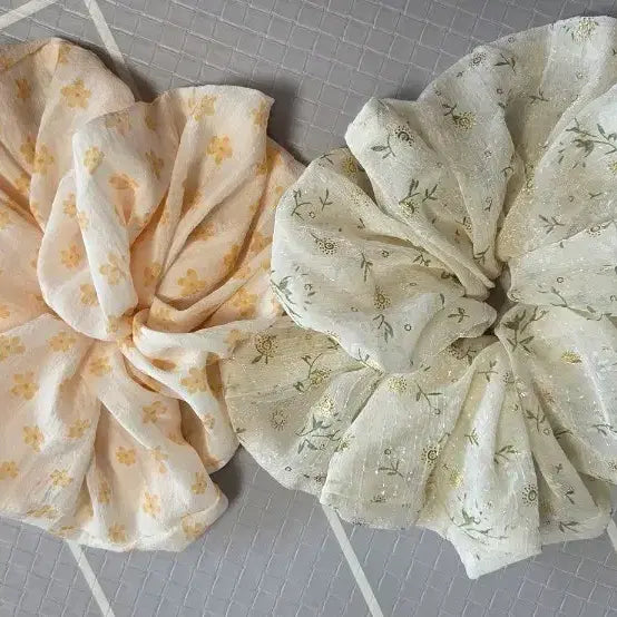 [BUNJANG] Extra Large Floral Hair Scrunchie Set (2 pcs) / 특대형 꽃무늬 헤어 슈슈곱창 2개 세트