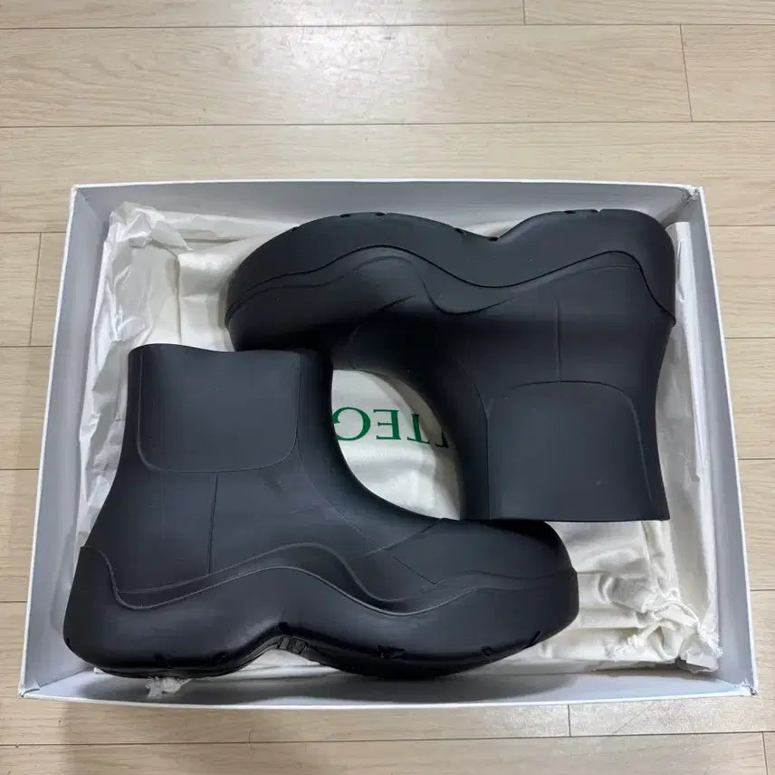 [BUNJANG] Bottega Veneta Puddle Boots Black / [43] 보테가베네타 퍼들 부츠 블랙