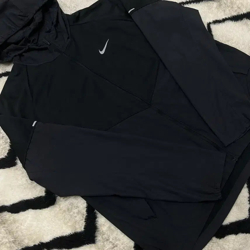[BUNJANG] Nike Storm-FIT Running Hooded Windbreaker Jacket - Black (L) / [L]나이키 런닝 후드 바람막이 자켓/스톰핏/블랙