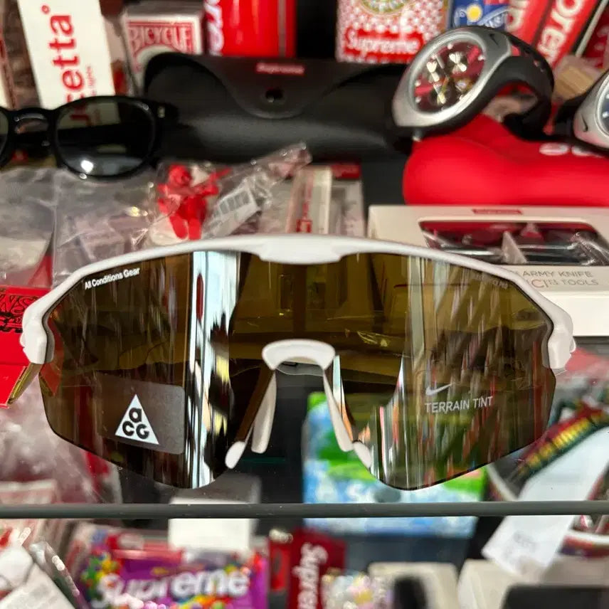 [BUNJANG] Nike ACG Vista Peak Terrain Tint Sunglasses Photon Dust Grey Fog / 나이키 ACG 비스타 피크 터레인 틴트 선글라스 포톤 더스트 그레이 포그