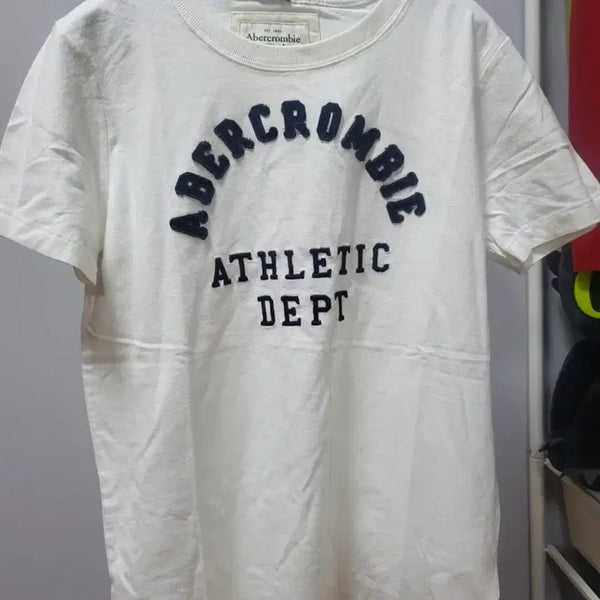 [BUNJANG] Abercrombie & Fitch Short Sleeve T-Shirt White M / 아베크롬비 반팔티 화이트m(새상품)