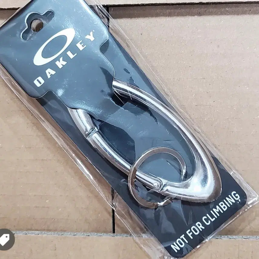 [BUNJANG] Oakley Essential Icon Carabiner Silver Keyring / 오클리 에센셜 아이콘 카라비너 실버 키링