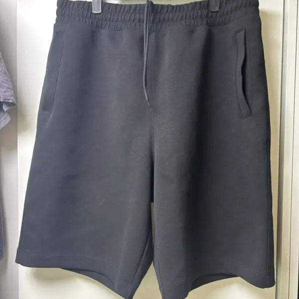 [BUNJANG] Uniqlo C Sweat Wide Short Pants Black L / 유니클로 c 스웨트 와이드 쇼트팬츠 블랙 l