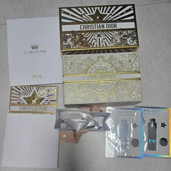 [BUNJANG] Dior Holiday Limited Edition Set / 정품 디올 상자 2개 + 글라스 립스틱 스티커 2매+ 25년 디올 홀리데이 한정판등 새상품 전부드려요!
