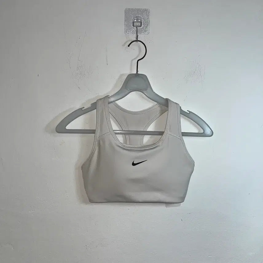 [BUNJANG] Nike White Mid Swoosh Sports Top / 나이키 화이트 미드스우시 스포츠탑