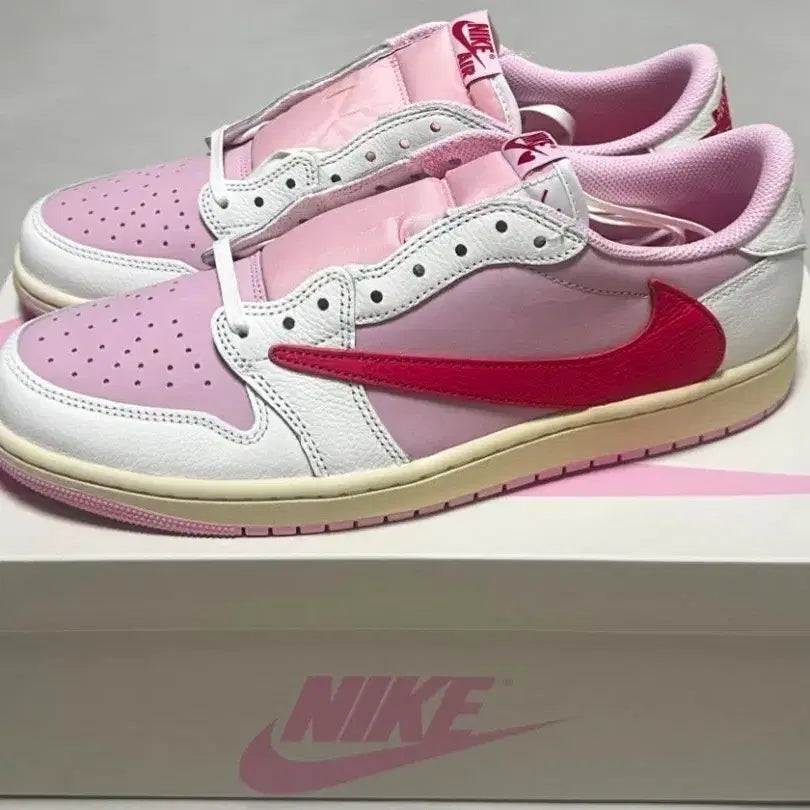 [BUNJANG] Nike SB x Travis Scott Jordan 1 Low OG "Reverse Mocha" Sneakers / 나이키 스캇 조던1 트로비컬 핑크
