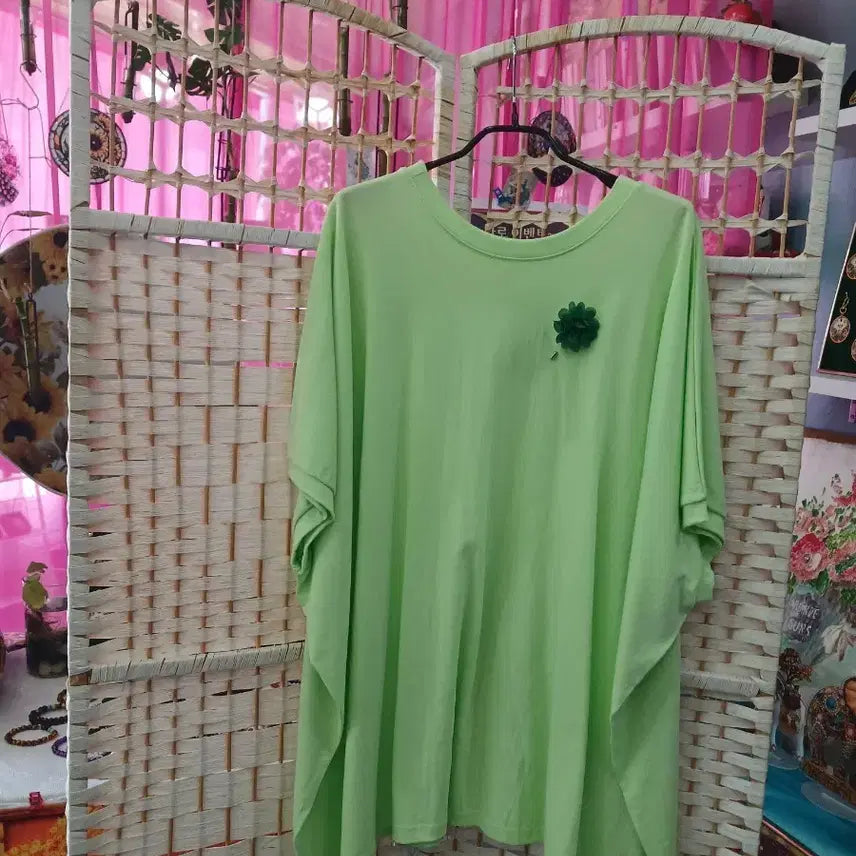 [BUNJANG] Light Green Cotton T-Shirt with Green Flower Brooch Set / 롱면티와 브로치 세트