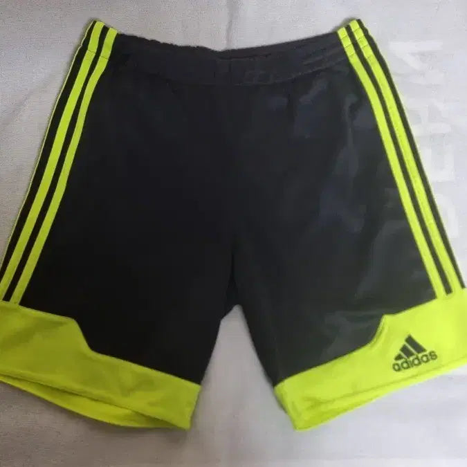 [BUNJANG] Adidas Shorts Black/Neon Green / 아디다스 반바지(90)