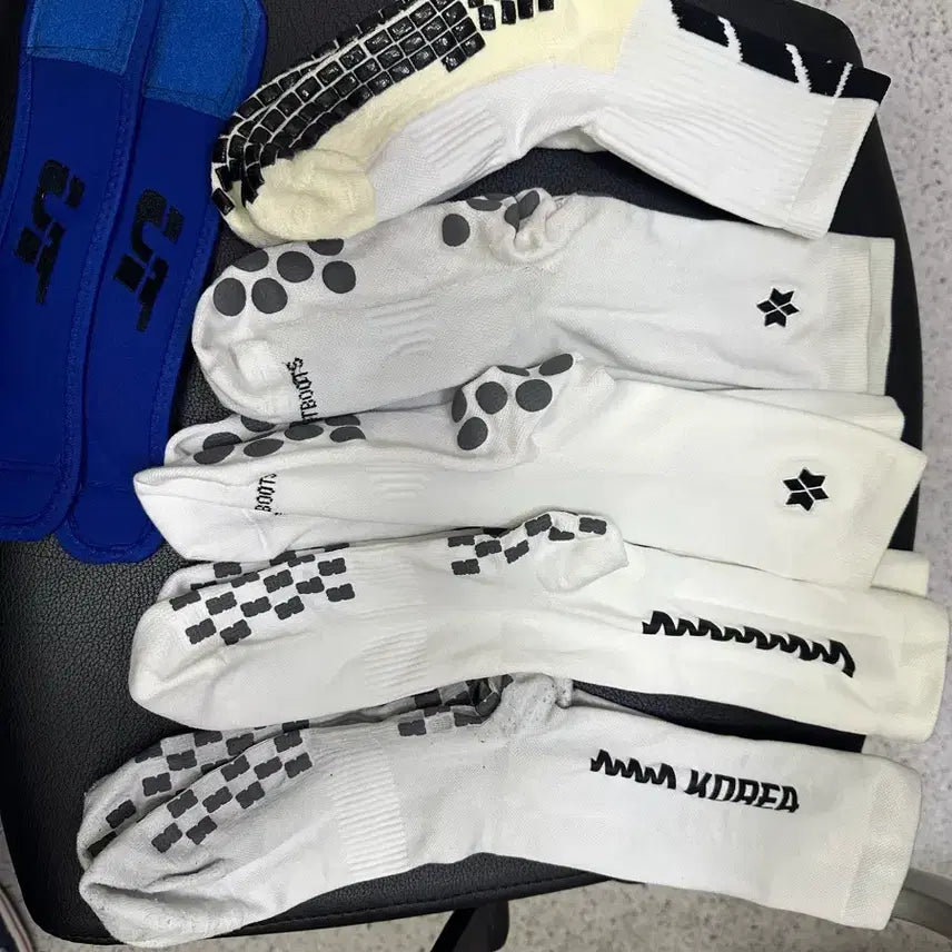 [BUNJANG] Soccer Socks Bundle Set / 축구 양말 일괄 판매 (좋은제품들임)