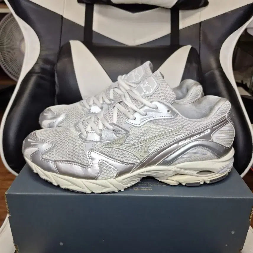 [BUNJANG] Mizuno Wave Rider 265 Silver Running Shoes / 미즈노 웨이브라이더 운동화 265