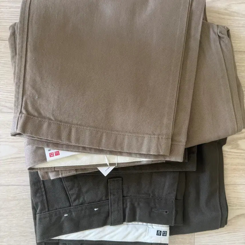 [BUNJANG] Uniqlo Wide Fit Chino Pants (Beige & Khaki) / 유니클로 와이트핏치노팬츠