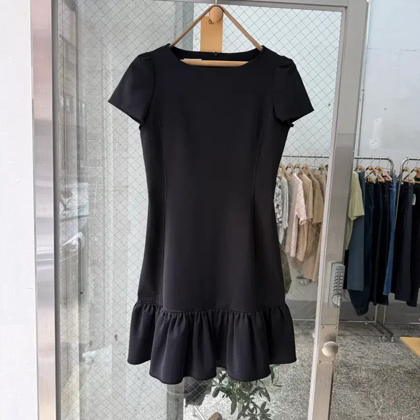 [BUNJANG] Moschino Cheap and Chic Ruffle Hem Black Mini Dress / MOSCHINO CHEAP AND CHIC