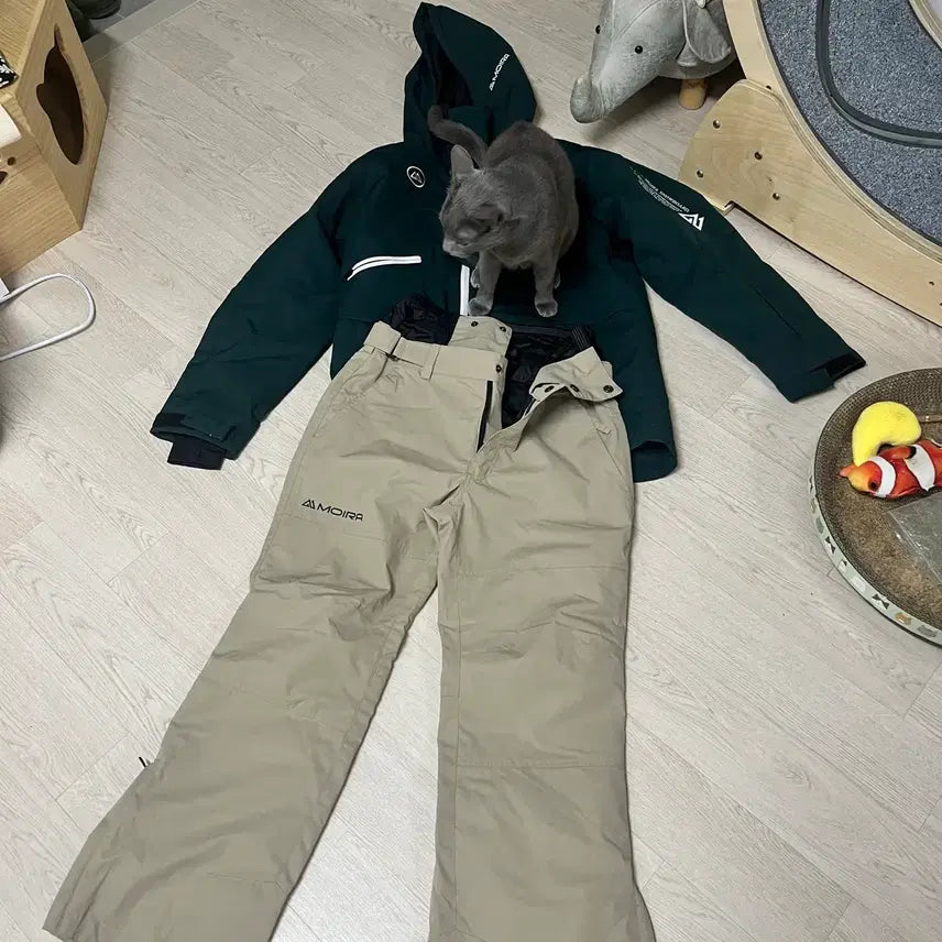 [BUNJANG] Moira Snowboard Set (Jacket M, Pants S) / 모이라 스노우보드복 세트