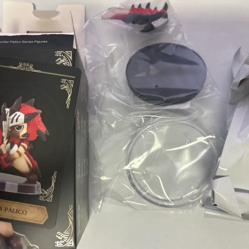 [BUNJANG] Pop Mart Monster Hunter Rathalos Ailou Figure / 팝마트 몬스터 헌터 아이루 몬헌 리오레우스
