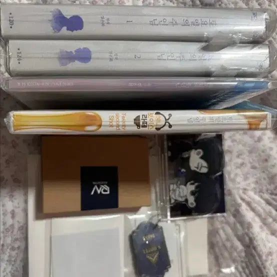 [BUNJANG] Tosuy Saturday's Master, Full Set + Holo Bonus + Ako Sanghoe Acrylic Stand / 아코 토요일의 주인님 토주 드씨 예약판 풀세트+허보라+아코상회아크릴스탠드