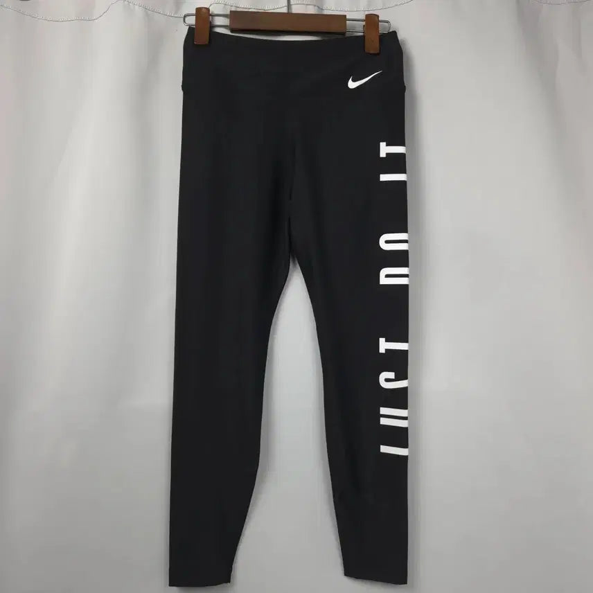 [BUNJANG] Nike Swoosh Logo Performance Black Leggings Women's M / 새상품급) 여M (28) 스우시 로고 기능성 블랙 레깅스