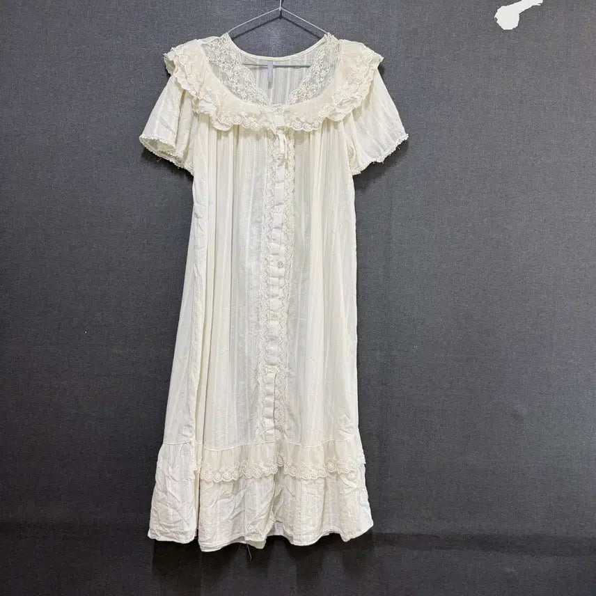 [BUNJANG] Women's Vintage Lace Short-Sleeve Long Nightgown Ivory / F 여성 빈티미 레이스 반팔 롱 원피스 잠옷 아이보리 BO2382