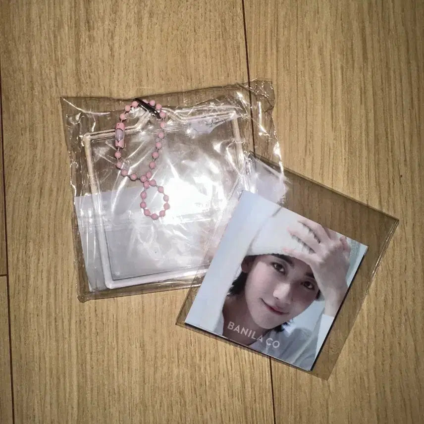 [BUNJANG] SEVENTEEN Jeonghan Bania Co Lucky Draw Photocard & Keyring Set (Sealed) / 미개봉) 바닐라코 세븐틴 정한 미니포토+ 키링