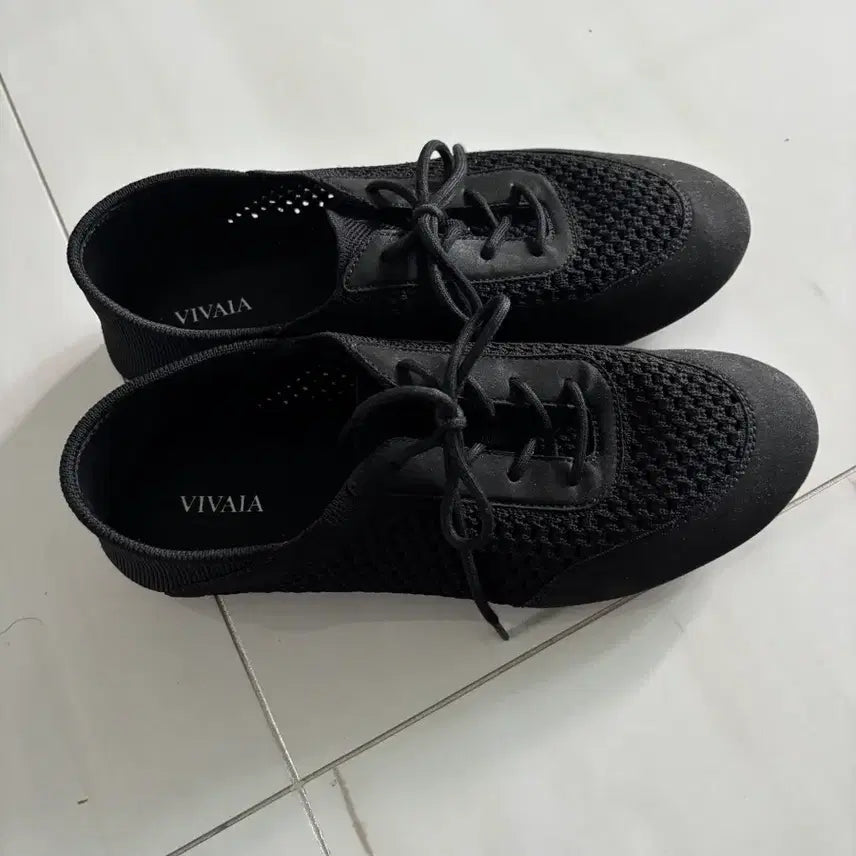 [BUNJANG] BBYA Yara Black Sneakers / 비바이아 야라 블랙 스니커즈 단화 39사이즈
