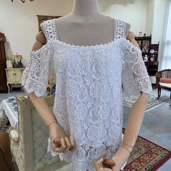 [BUNJANG] Romantic Feminine All Lace Off-Shoulder Blouse (Size 44-55 Recommended) / 무배[로맨틱 페미닌] 전체 레이스 숄더 트임 블라우스 (44~55반 추천)