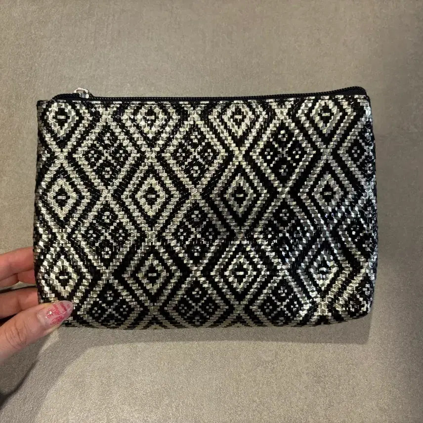[BUNJANG] Cosmetic Pouch / 파우치