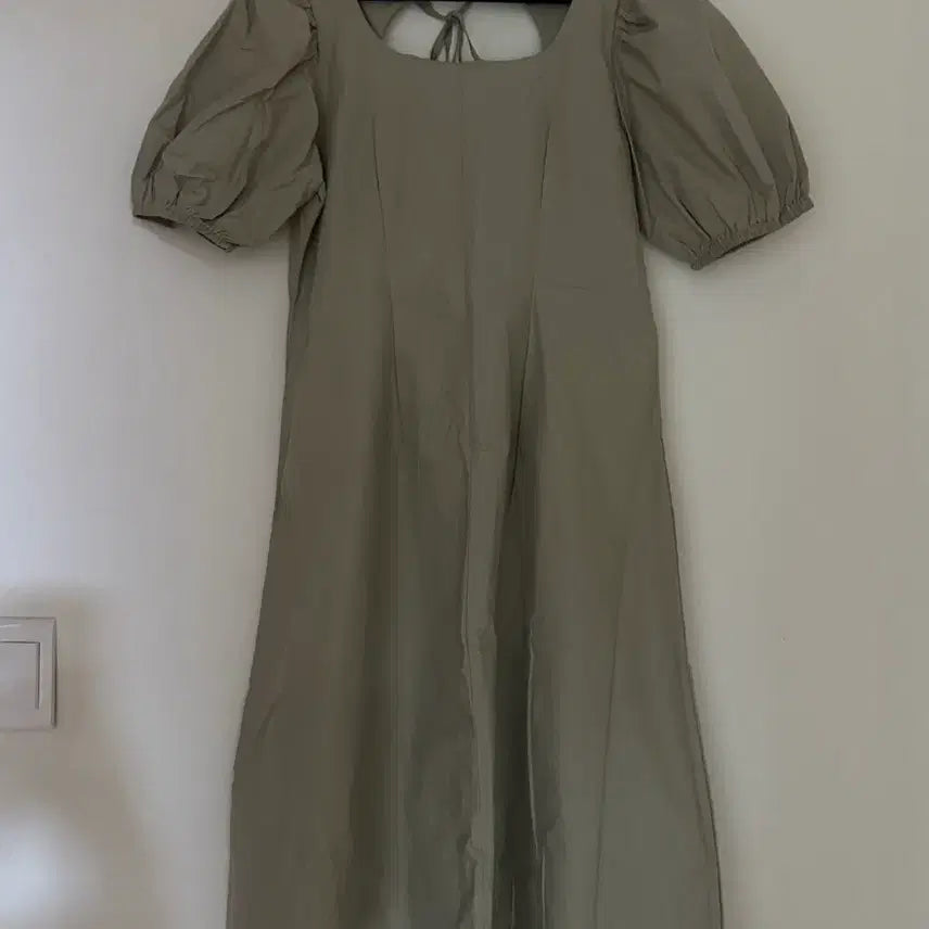 [BUNJANG] Khaki Balloon Sleeve Square Neck Dress / 연카키 벌룬 소매 스퀘어넥 원피스