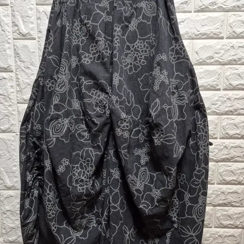 [BUNJANG] Unique Floral Shirring Baggy Pants / 독특하고 멋스러운 꽃무늬 셔링 배기바지