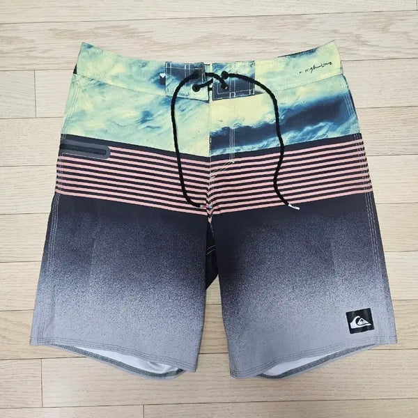 [BUNJANG] Quiksilver Men's Swim Trunks - Size 30 / 퀵실버 남성 수영복(허리 30인치)