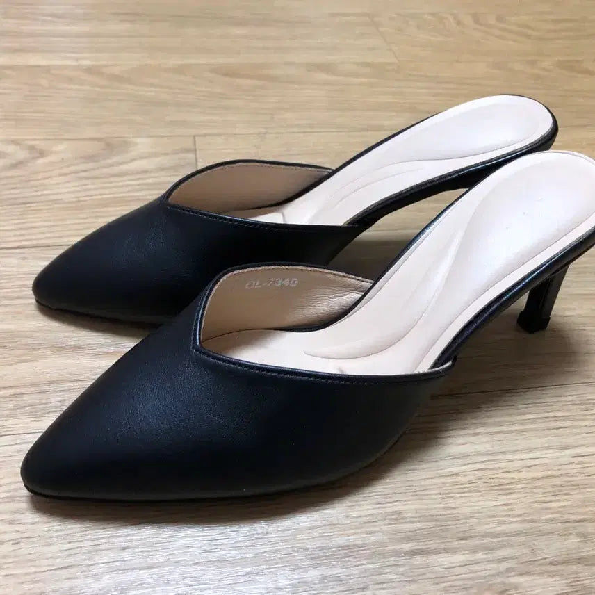 [BUNJANG] OLLIE Mule Slipper Heels (230) - Mules / 올리 뮬 슬리퍼 힐 구두 230사이즈 블로퍼