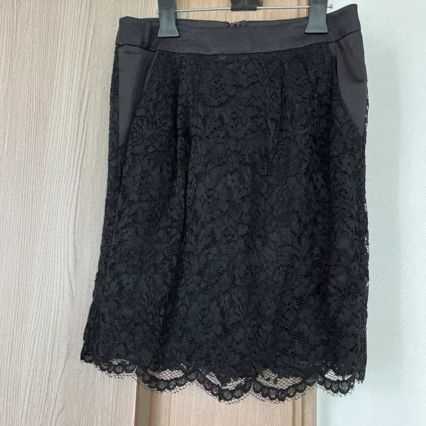 [BUNJANG] Roem Black Lace Midi Skirt / 로엠 블랙 레이스 스커트