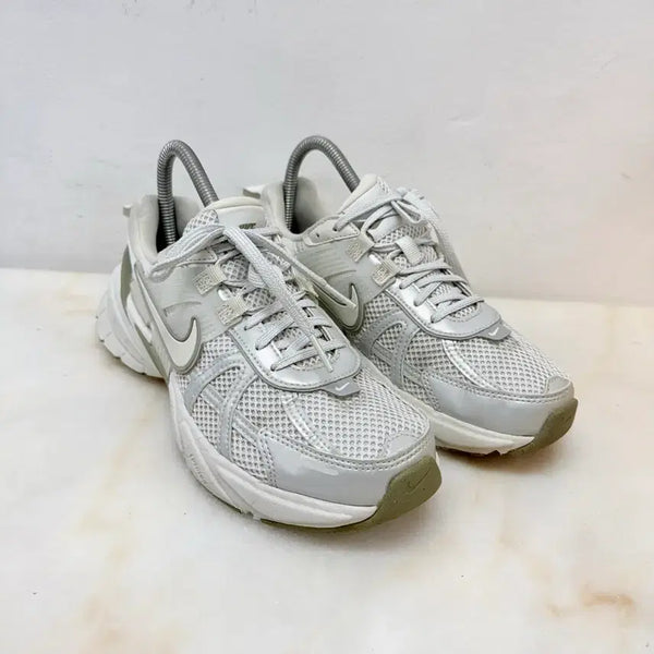 [BUNJANG] Nike V2K Run Metallic Silver Sneakers / (240)나이키 운동화 V2K 런 메탈릭실버