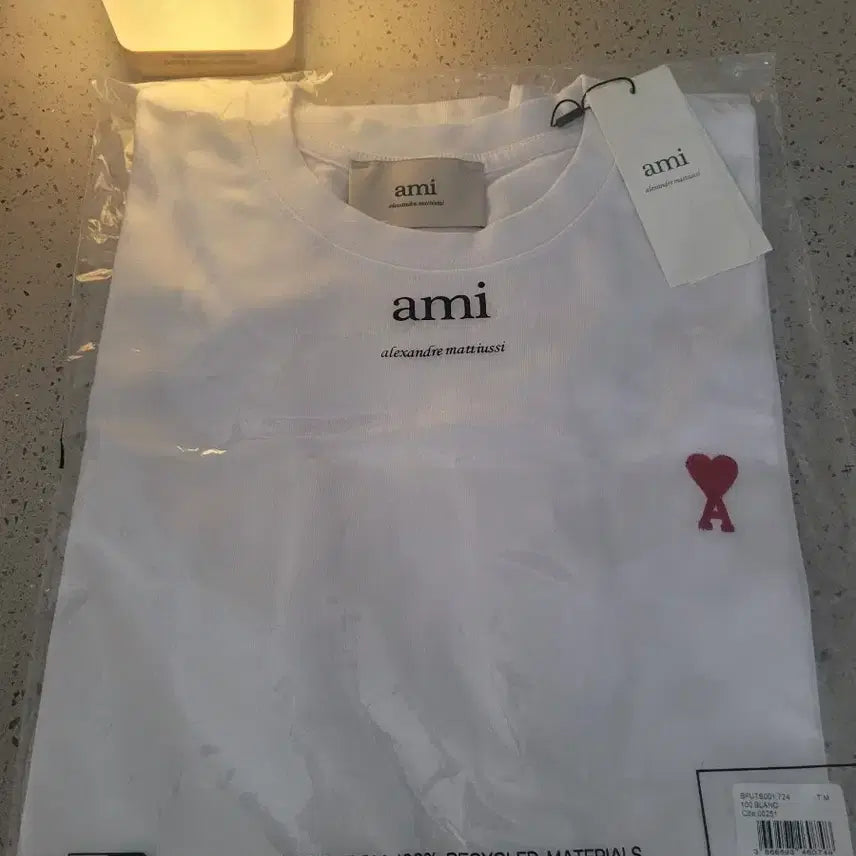[BUNJANG] Ami Small Logo Short Sleeve T-Shirt / (재입고)Ami아미 스몰로고 반팔 티셔츠 소량
