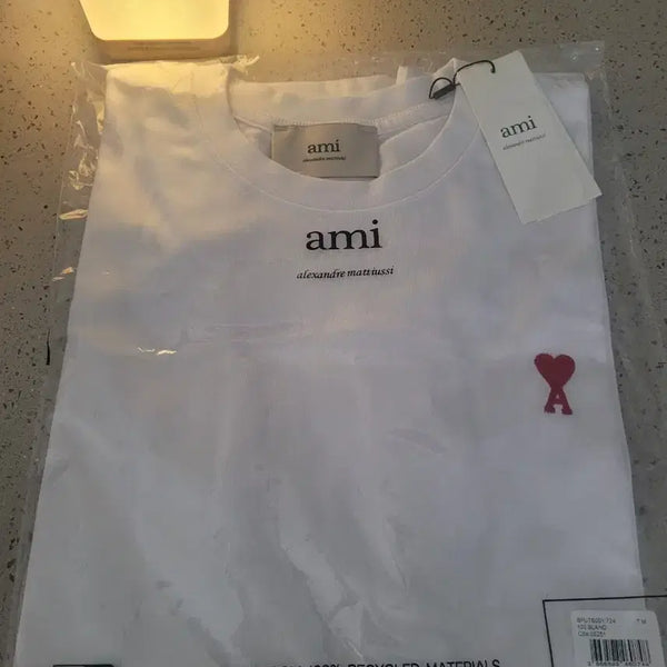 [BUNJANG] Ami Small Logo Short Sleeve T-Shirt / (재입고)Ami아미 스몰로고 반팔 티셔츠 소량