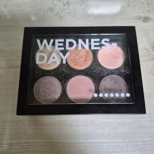 [BUNJANG] Wedgeday 6-Color Eyeshadow Palette / 웨지데이 아이섀도우 팔레트 6구