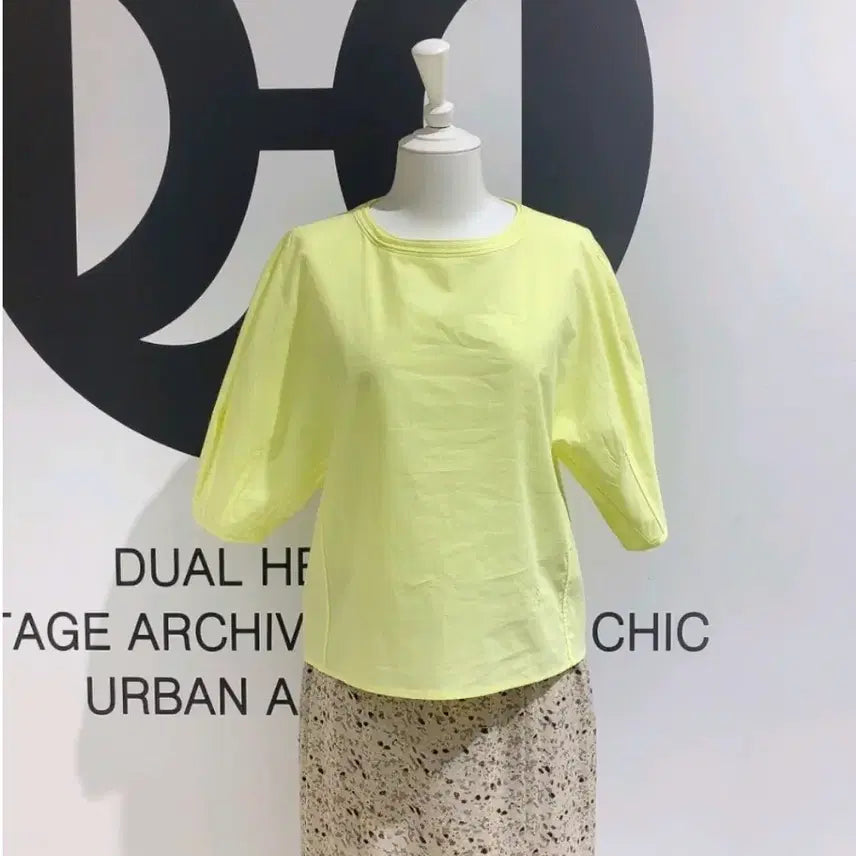 [BUNJANG] DEWL 2021 Volume Sleeve Crop Blouse / 21년도 듀엘)  볼륨 소매 크롭 블라우스