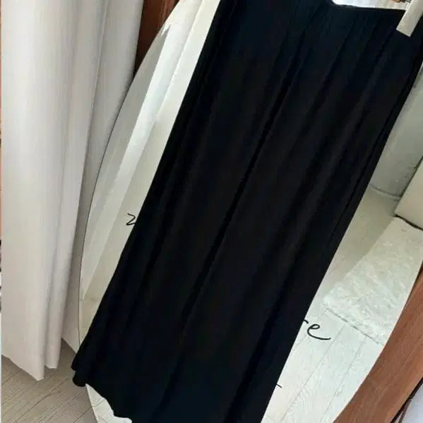 [BUNJANG] Maxi Flowy Slit Long Skirt Black / 맥시 찰랑 트임 롱스커트 블랙 새상품 (가격내림)