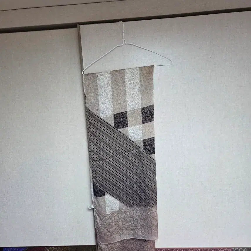 [BUNJANG] Burberry Check Silk Long Scarf / 버버리 체크 실크 롱머플러