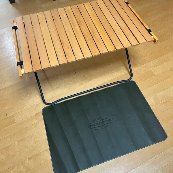[BUNJANG] Kazmi Winsome Wood Roll-Up Table with Leather Table Mat / 캠핑용 접이식 테이블. 카즈미 윈썸 우드 롤업 테이블 + 가죽 테이블 매트.