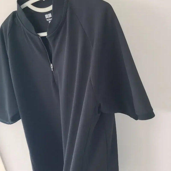 [BUNJANG] Uniqlo Half-Zip Short-Sleeve T-Shirt / 유니클로 반집업 반팔티셔츠