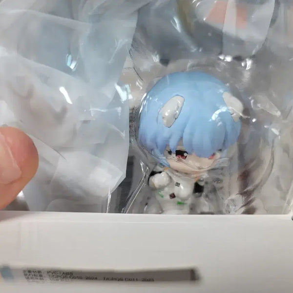 [BUNJANG] Pop Mart Evangelion Ayanami Rei White Figure / 팝마트 에반게리온 화이트 아야나미 레이 피규어