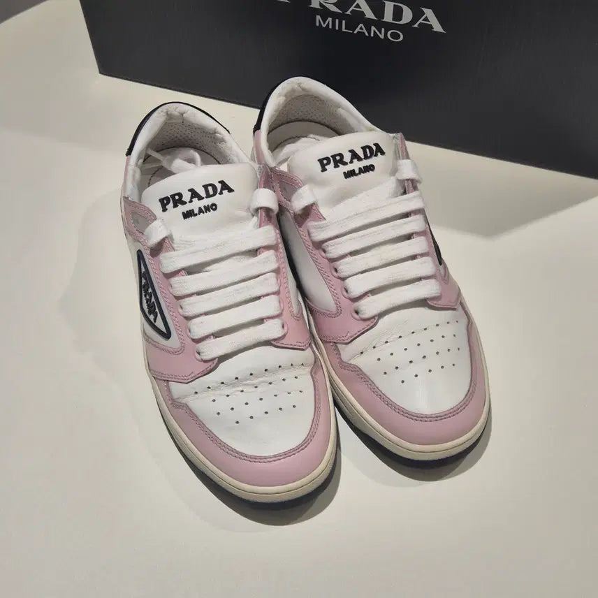 [BUNJANG] Prada District Perforated Leather Sneakers Pink (Size 35) / (35)프라다 디스트릭트 퍼포레이티드 레더 스니커즈 핑크
