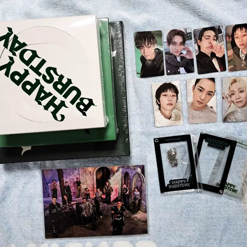[BUNJANG] Seventeen HAPPY BURSTDAY Album Bundle Set with POB Photocard & Pouch / [미개봉] 세븐틴 HAPPY BURSTDAY 앨범 + 특전 풀세트