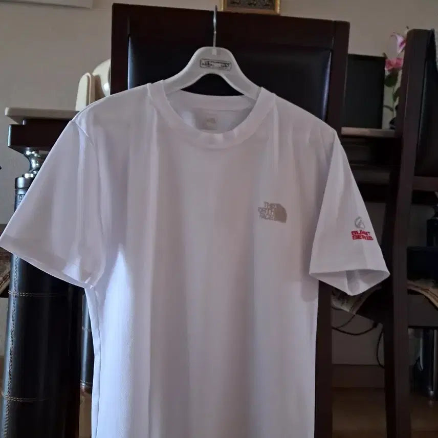 [BUNJANG] The North Face White T-Shirt Summit Series / 노스페이스 반팔티 화이트