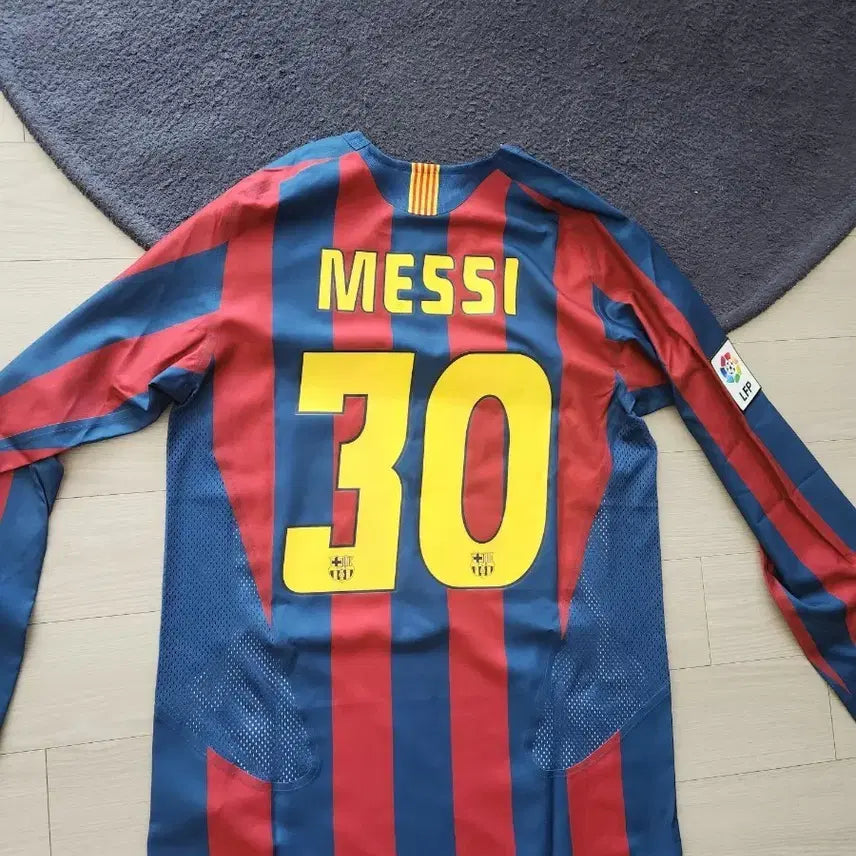 [BUNJANG] Barcelona 05-06 Reissue Lionel Messi Jersey - Men's Medium / [M] 바르셀로나 05-06 리이슈 No.30 메시