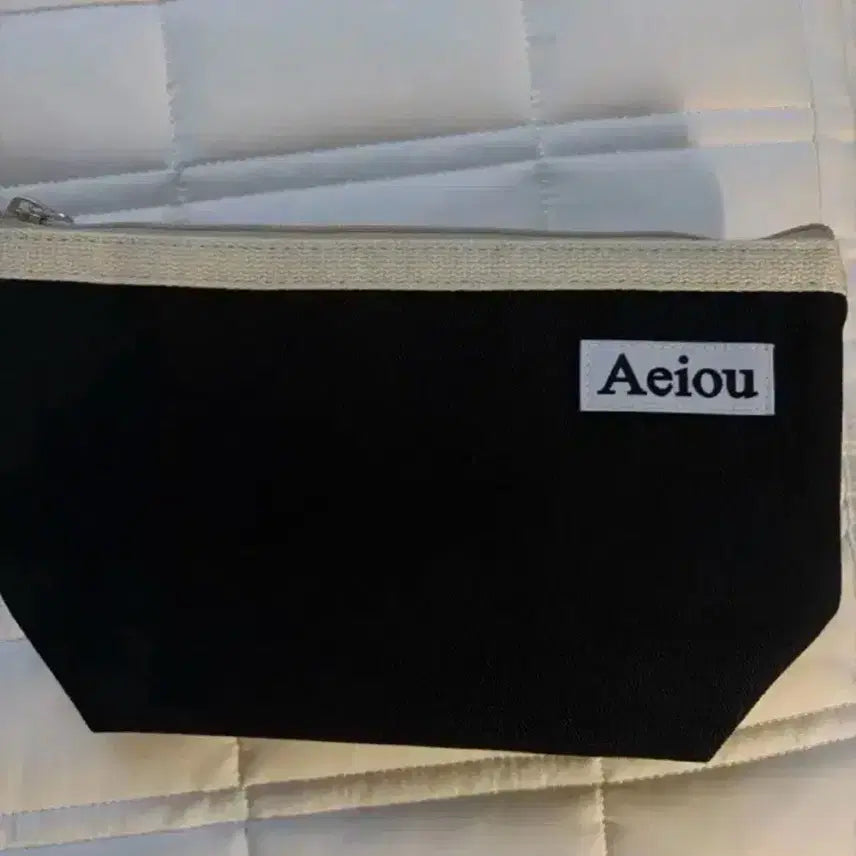 [BUNJANG] Aeiou Pouch L Size / 아에이오우 Aeiou 파우치