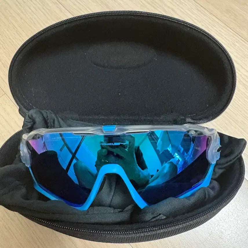 [BUNJANG] Oakley Jawbreaker Crystal Pop Collection Prizm Sapphire Lens / 오클리 죠브레이커 크리스탈 팝 컬렉션