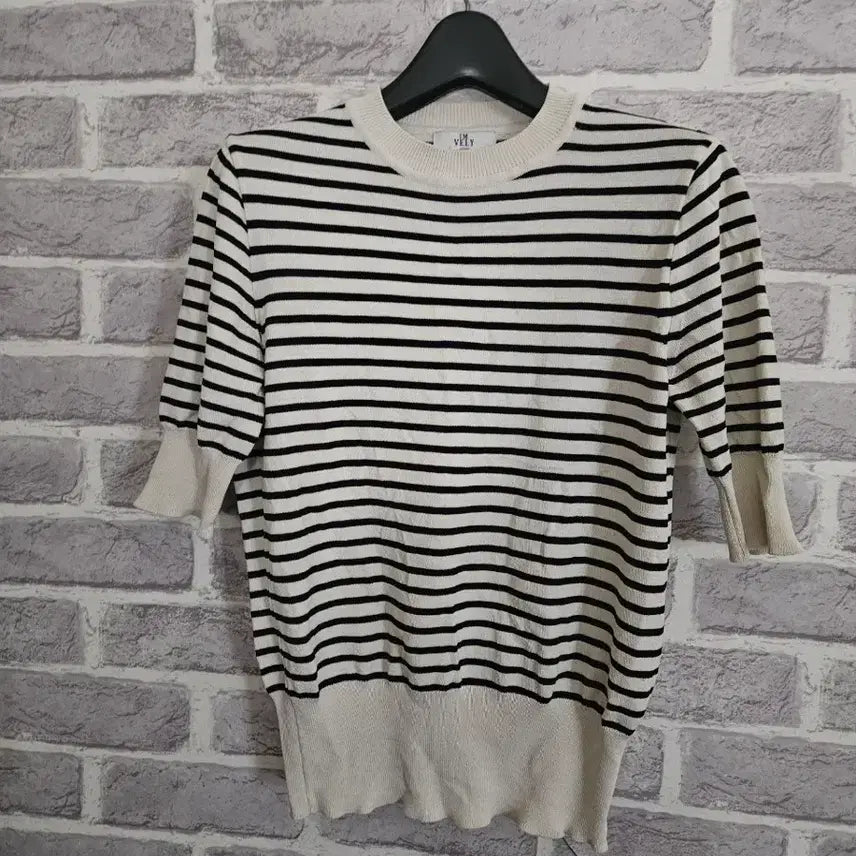 [BUNJANG] Imvely Stripe 5-Sleeve T-Shirt Knit / 임블리 스트라이프 5부 반팔니트/알뜰한여우