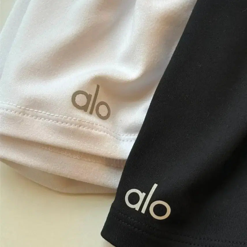 [BUNJANG] Alo Yoga Cropped Finesse Short Sleeve T-Shirt / #(정품/새상품)알로 크롭 반팔티 판매합니다~